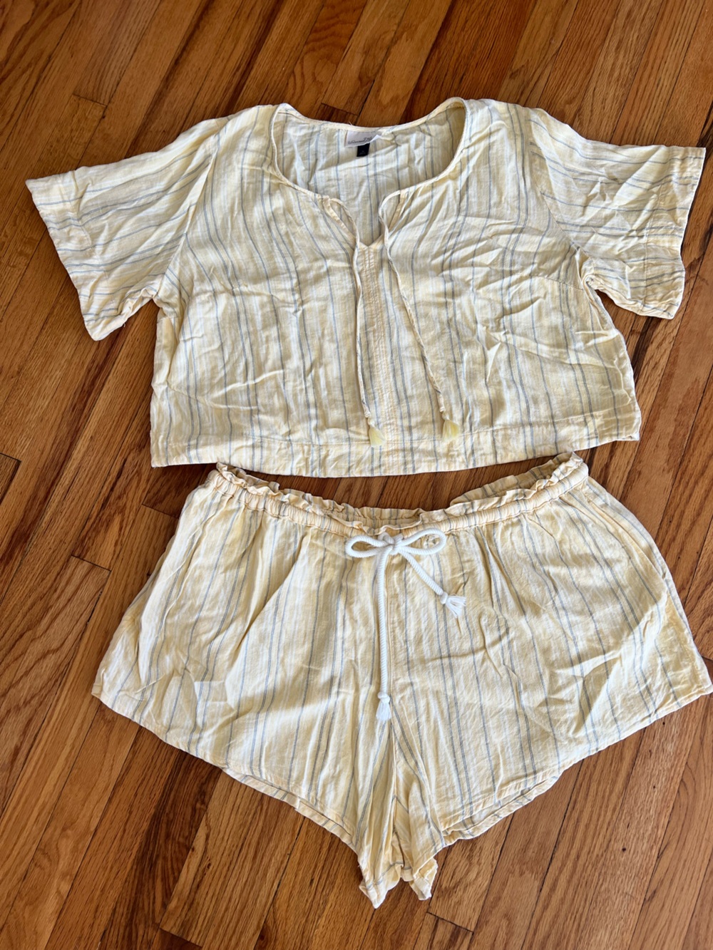 Universal Thread Striped Yellow and Light Blue Shorts Set. 1X NWOT never worn